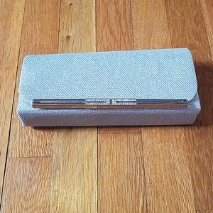 Silver sparkly clutch